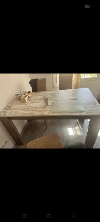 Mesa de comedor estilo rústico — 138x80x75 cm