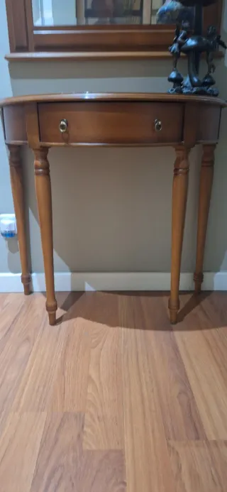 Mesa recibidor de madera