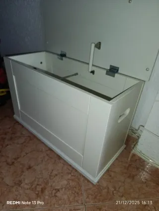 Arcón de madera blanco