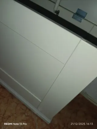 Arcón de madera blanco