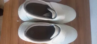 Zuecos sanitarios blancos talla 42 sin usar