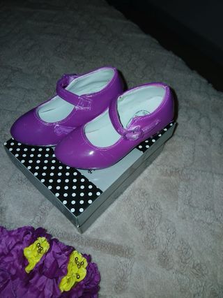 Traje de flamenca niña 2 años , mas complementos