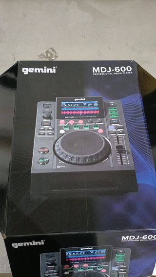 - Gemini MDJ-600 - Reproductor multimedia para D