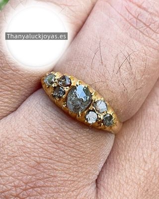Anillo Vintage Oro Piedras Oscuras