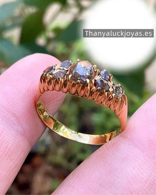 Anillo Vintage Oro Piedras Oscuras