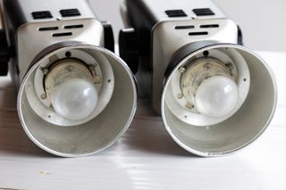 2x Multiblitz Vario 702 con reflector