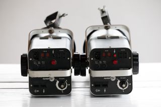 2x Multiblitz Vario 702 con reflector