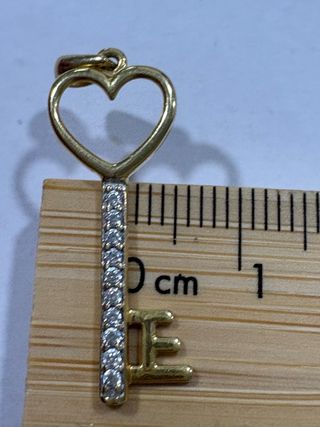 Colgante Llave Oro y Circonitas