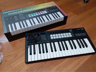Novation Launchkey 37 MK3