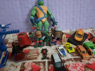 Lotto Giocattoli: Tartarughe Ninja, Auto e Elicott