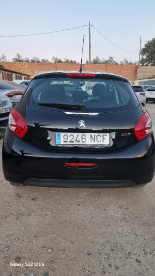 Peugeot 208 2013
