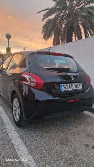 Peugeot 208 2013