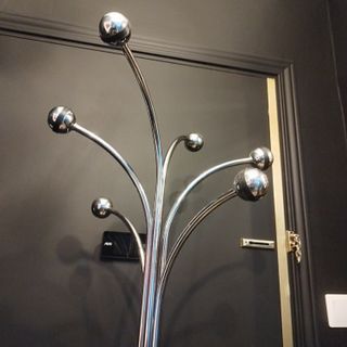 Perchero pie Vintage Space Age Negro/Plata 1,76 cm