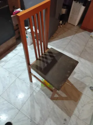 Silla de comedor de madera y tela