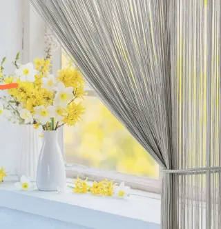 Cortina de flecos gris