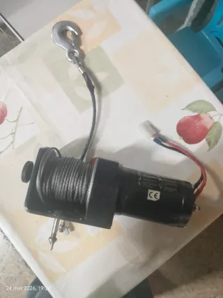 Cabrestante Eléctrico con Cable y Gancho