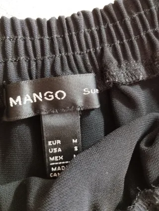 Falda negra con goma