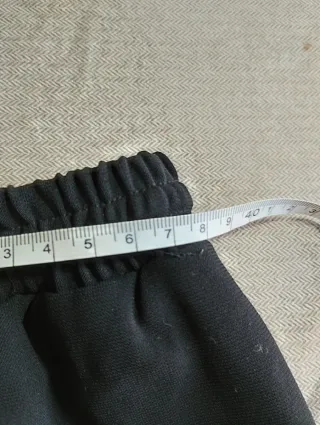Falda negra con goma