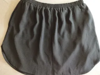 Falda negra con goma