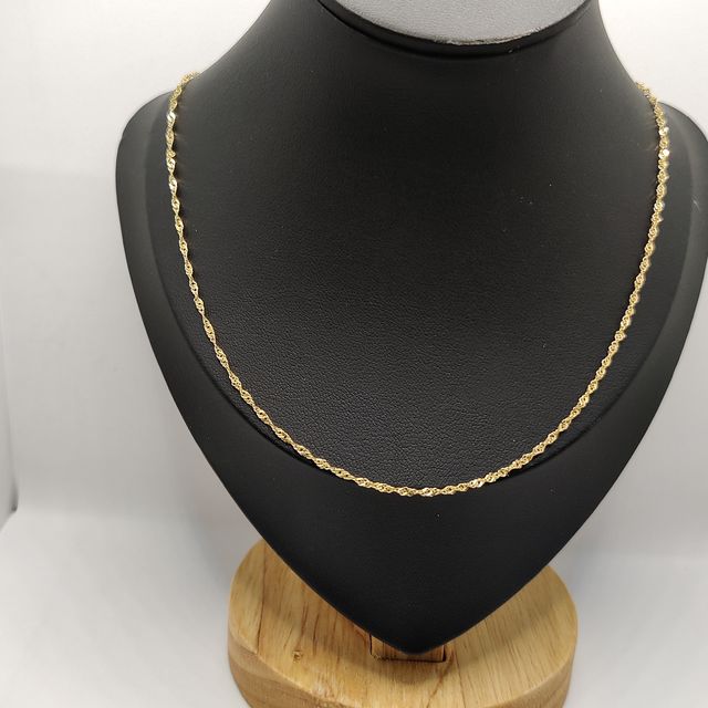 Cadena de oro de 18k. Peso: 2.17 g.