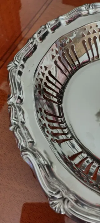 Cestino in acciaio decorato