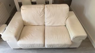 Sofá de piel blanco