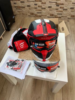 Casco MT Helmets Streetfighter L