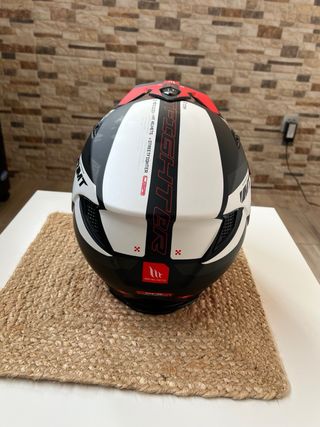 Casco MT Helmets Streetfighter L
