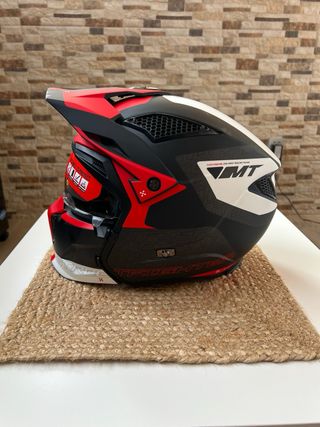 Casco MT Helmets Streetfighter L