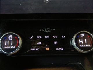 Jaguar F-Pace 2.0D l4 MHEV SE AWD Auto 150 kW (204 CV)