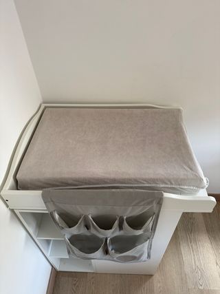 Cambiador Ikea completo con accesorios