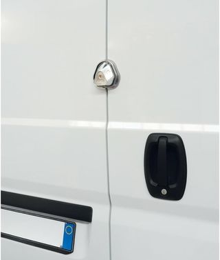 - LAMPA 65411 Cerradura de puerta para furgoneta