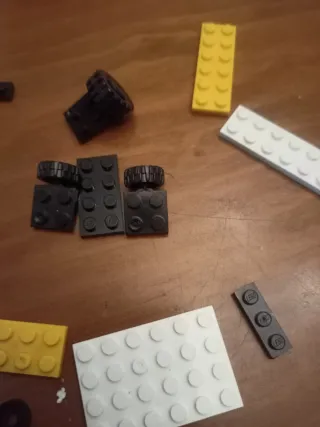 Piezas Lego ,piloto amarillo