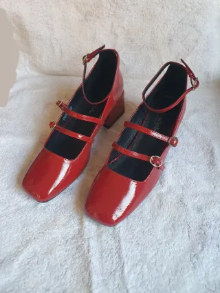 Zapatos rojos tacón Mary Jane. T.38