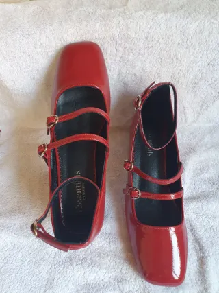 Zapatos rojos tacón Mary Jane. T.38