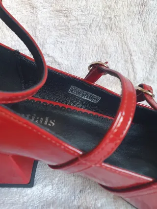 Zapatos rojos tacón Mary Jane. T.38