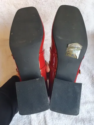 Zapatos rojos tacón Mary Jane. T.38