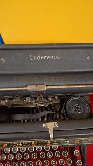 Máquina de escribir Underwood grande