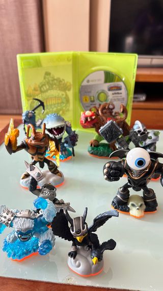 Lote Skylanders Giants Xbox 360 + 5 Gigantes + 3