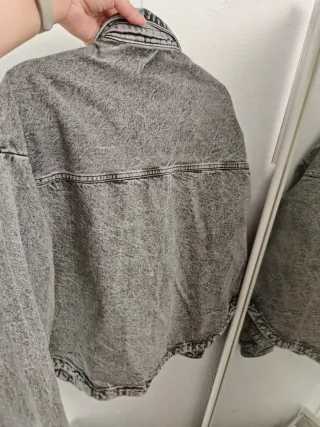 Chaqueta Zara oversize jeans