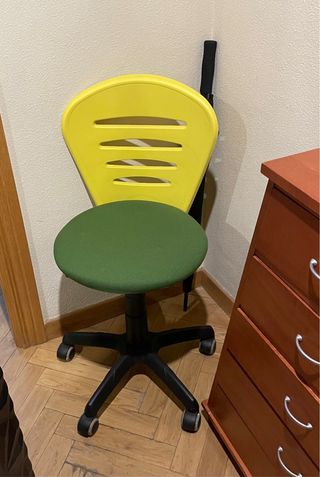 Silla de oficina giratoria amarilla y verde
