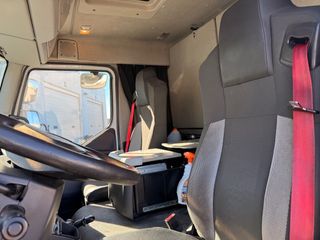 RENAULT D-SERIES 12.280 CAJA CERRADA EURO6