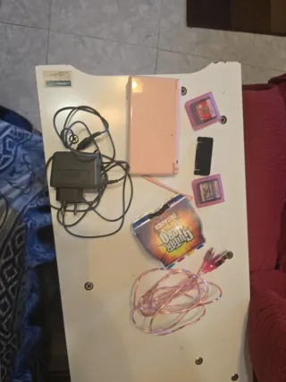 Nintendo DS Rosa + 2 Juegos + Accesorios