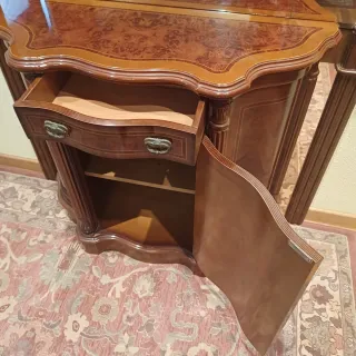 Mueble recibidor vintage con espejo