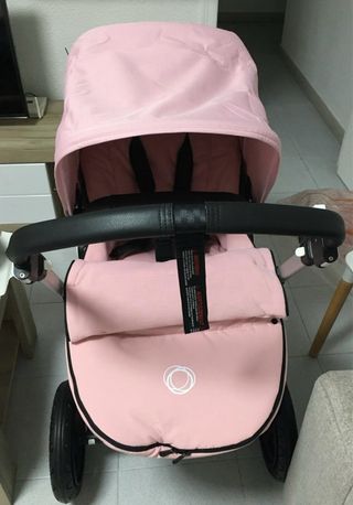 Carrito Bugaboo Gris, con artículos extras en Rosa