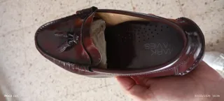 Mocasines náuticos granate.