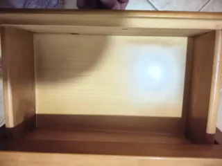 Mesita de noche de madera