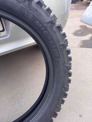 Rueda Michelin 140/80-18 Medium  PRIMERA VERSIÓN