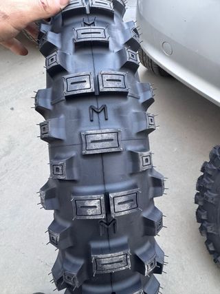 Rueda Michelin 140/80-18 Medium  PRIMERA VERSIÓN