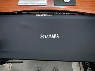 Teclado Yamaha PSR-970 + Funda Nuevo 1300€
